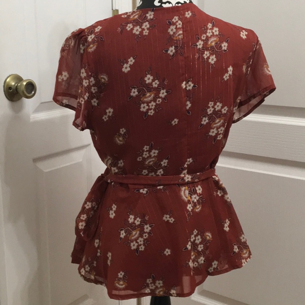 Tops - Picture 3 of 6